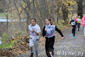 Легкоатлетический осенний кросс прошел в Великих Луках (фото)