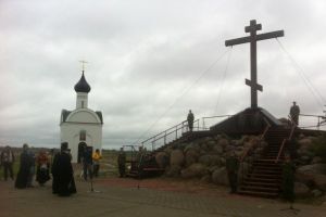 Земля с Крымского полуострова стала частью Священного холма в Изборске (фото)