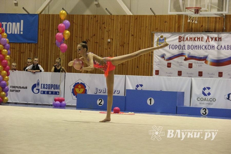 В Великих Луках завершился первый день соревнований Открытого Первенства города по художественной гимнастике (ФОТО) (0+))