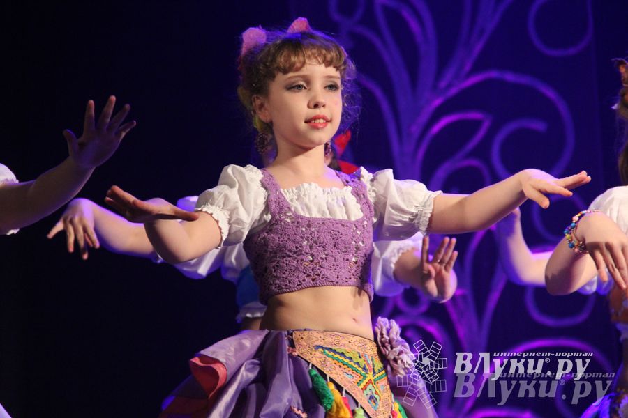  В ДК им. Ленина состоялся отчетный концерт студии восточного танца «Восточные сладости» (фото)
