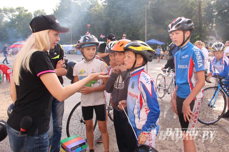 Tele2 поздравила великолучан с Днем рождения любимого города (фото)