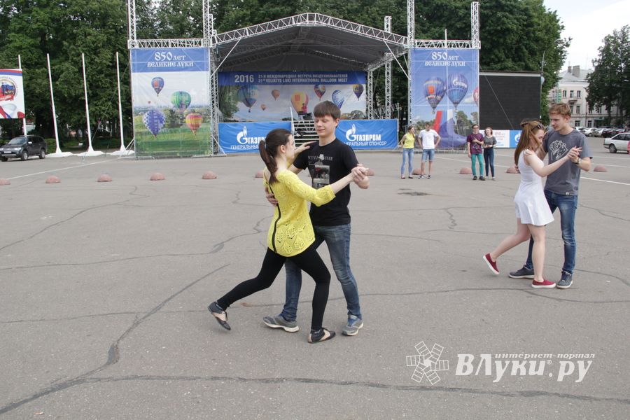 Репетиция вальса