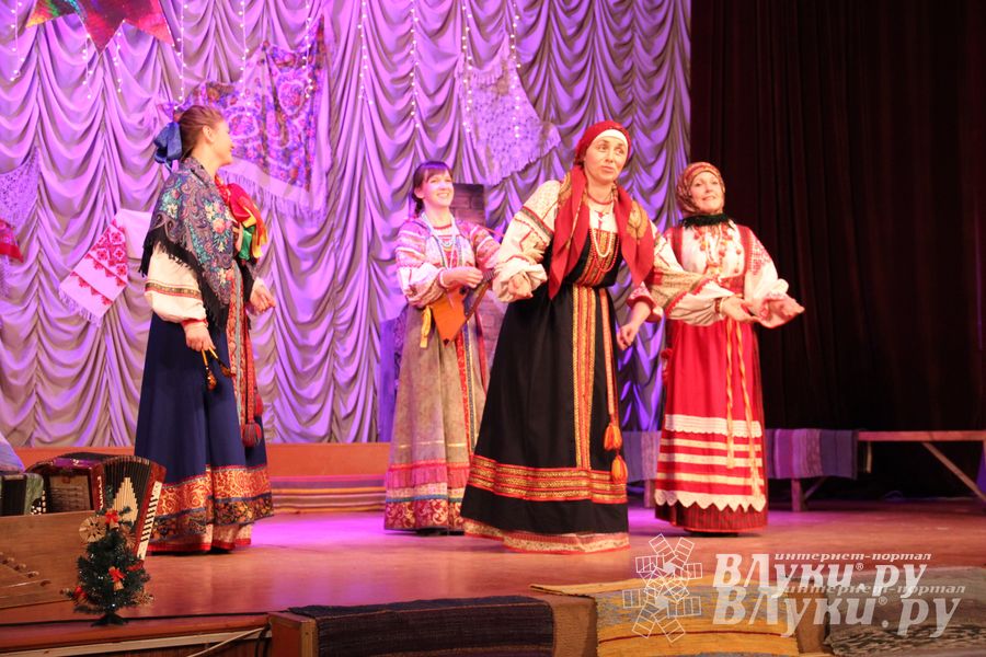  Рождественский концерт ансамбля «Заряница» прошел в Великих Луках (фото)
