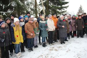 Никто не забыт: в Великих Луках благоустроили могилу неизвестного солдата (ФОТО)