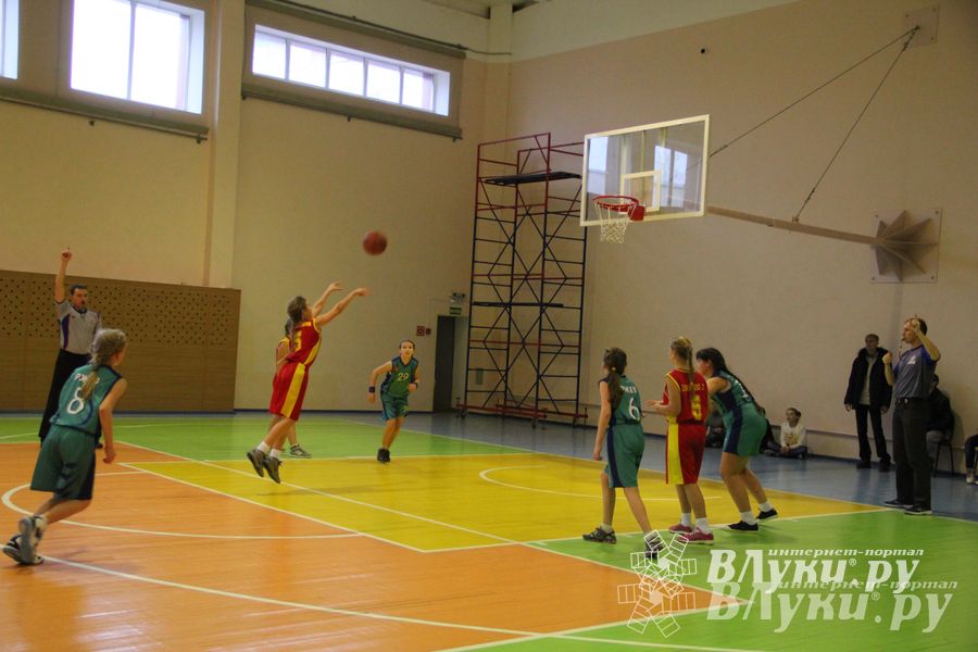 Великолукские баскетболисты стали победителями междугородних соревнований по баскетболу