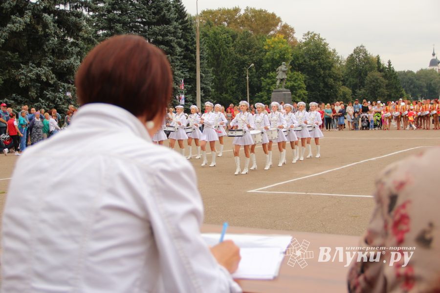 В Великих Луках проходит ​Международный фестиваль-конкурс среди мажореток и барабанщиц (ФОТО)
