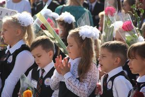 В Великих Луках торжественно встретили День знаний (ФОТО)