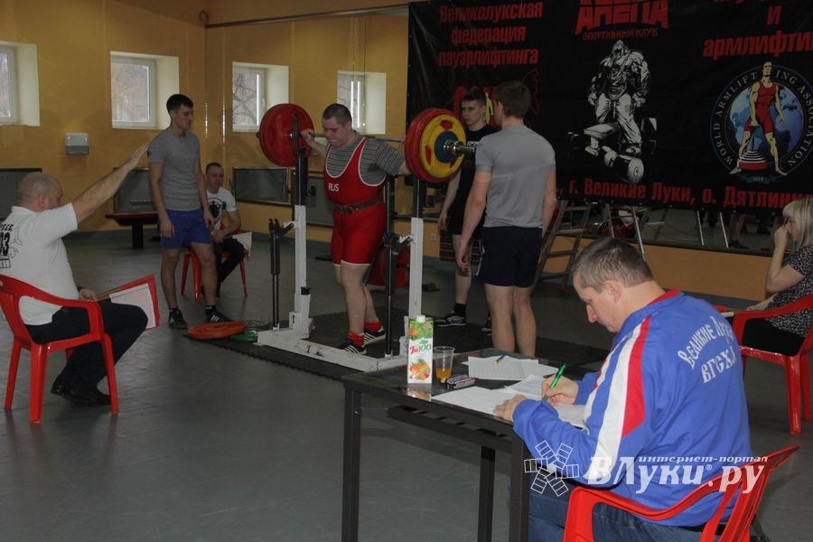 Самые сильные великолучане встретились в «Арене» (ФОТО)