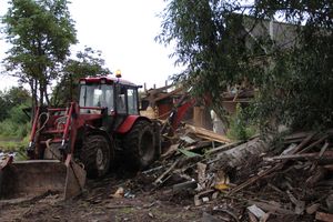 Великие Луки: ломать - не строить