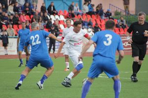 Матч ветеранов ФК «Спартак» и ветеранов великолукского футбола на «Экспрессе» (ФОТО)