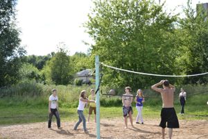 Прошла первая городская пляжная вечеринка «Выгуливаем КеДы»