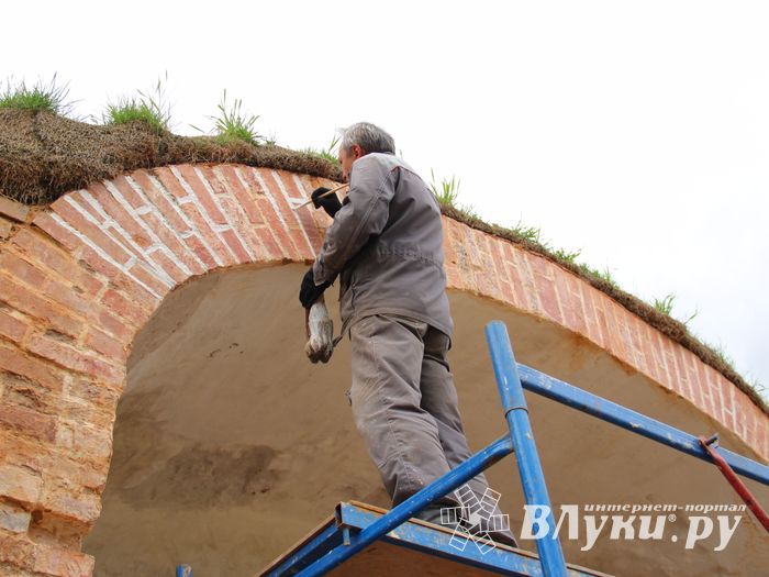 В Великолукской Крепости наводят порядок (ФОТО)
