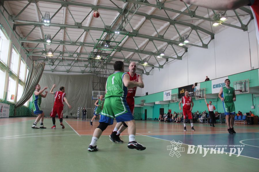 Великолучане стали победителями межрегионального турнира ветеранов баскетбола (ФОТО)
