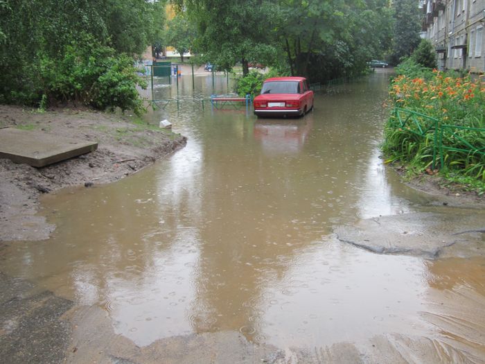Выявлен самый затопленный двор в Великих Луках (ФОТО)