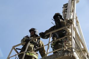 В Великих Луках прошли соревнования пожарных расчетов