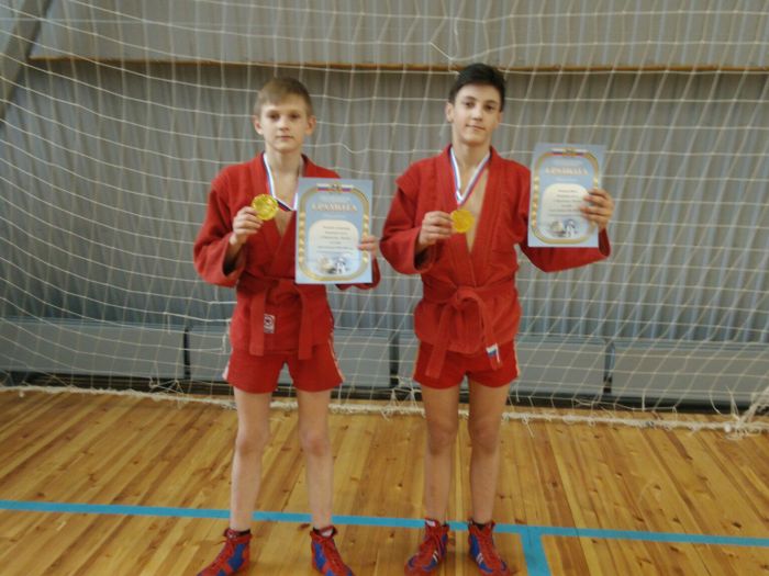 Великолукские спортсмены привезли золото с Первенства Пскова по самбо (ФОТО)