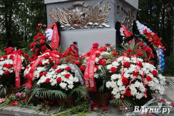 В Великих Луках проходит День памяти и скорби (ФОТО)