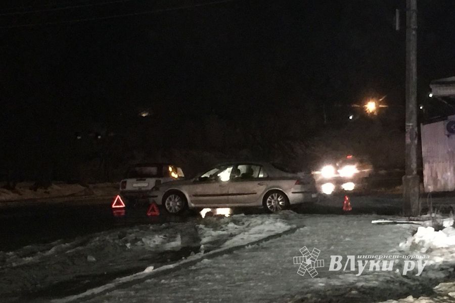 Фотофакт: ДТП на ул. Новоселенинской 