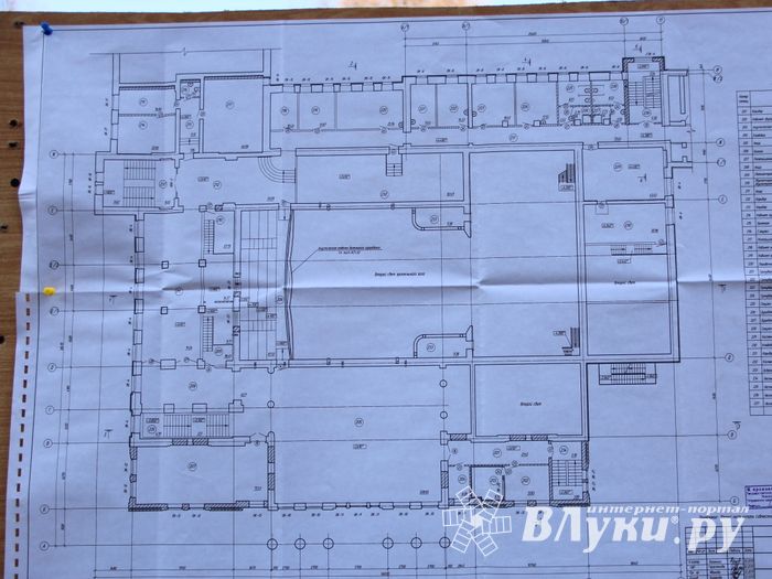В театре не могут быть пластиковые окна... (фото)