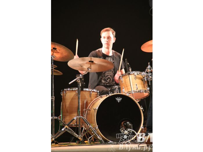 В Великих Луках прошел фестиваль живой музыки «Ставим на аватарках небо» (фото)