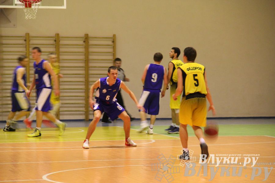В Великих Луках проходят игры Чемпионата АСБ (фото)