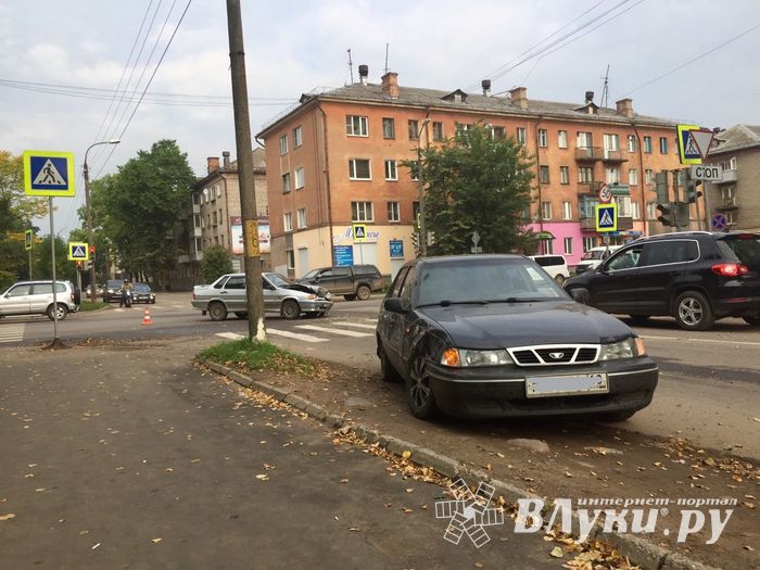 ДТП в Великих Луках на проспекте Октябрьском (ФОТО)