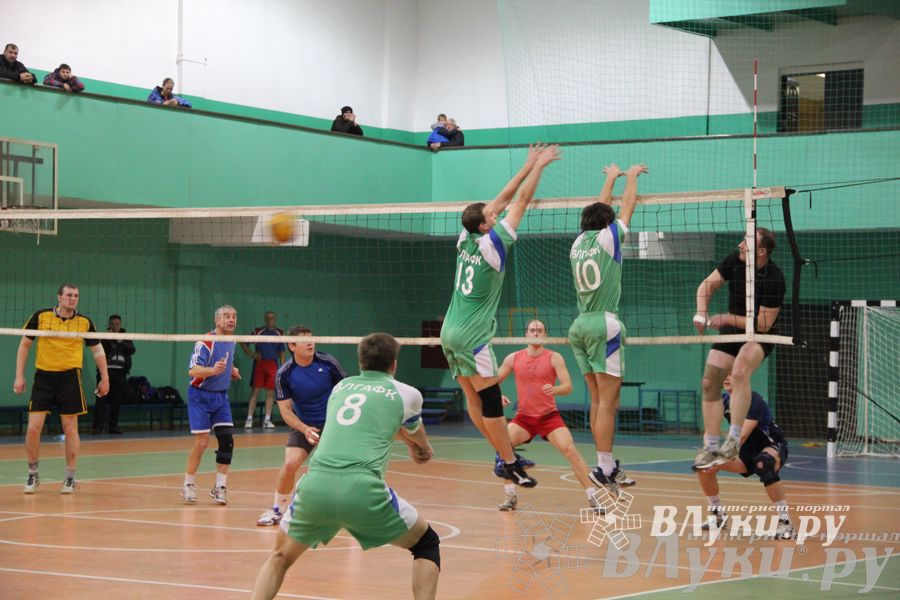 Сборная Великолукского района стала обладателем Кубка города по волейболу (фото)