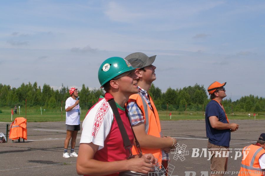 В Великих Луках прошли воздушные бои (фото)