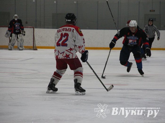 Матч НХЛ прошел в великолукском «Айсберге» (ФОТО)