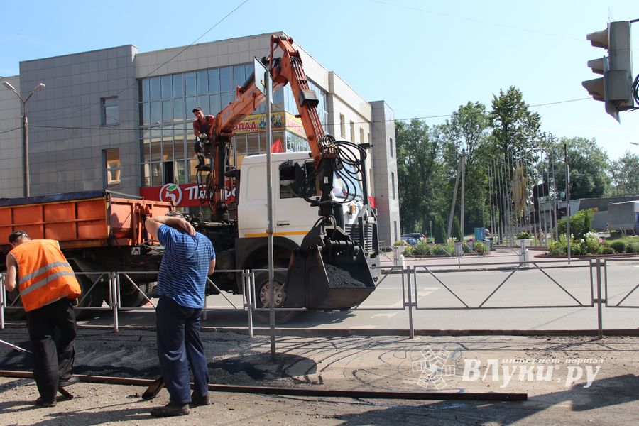 В Великих Луках заботятся о пешеходах (ФОТО)