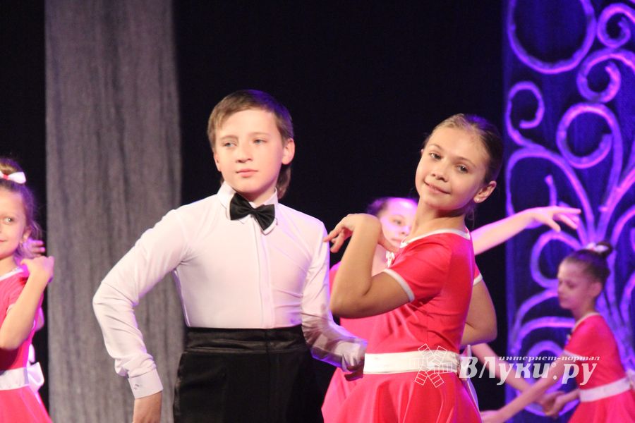 Юные артисты ГДК им. Ленина поздравили мам с праздником (ФОТО)
