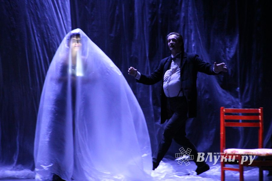 Нестандарт на сцене Великолукского драмтеатра