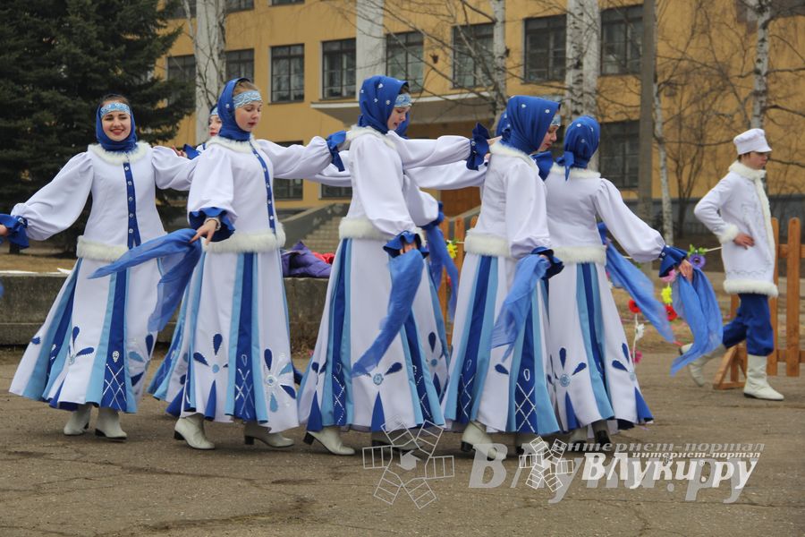 Гуляния широкой великолукской Масленицы