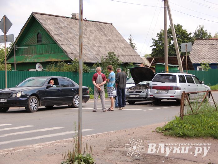 ДТП на у. Яна Арно в Великих Луках (ФОТО)