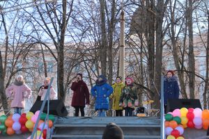 В Великих Луках широко отметили Масленицу (ФОТО)