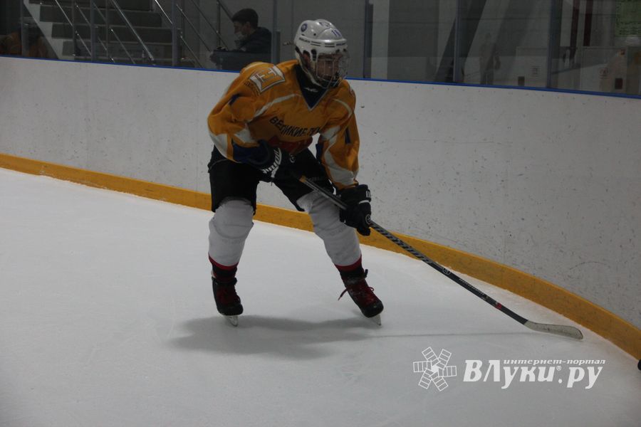 Хоккейные матчи чемпионатов города Великие Луки и Псковской области по хоккею прошли в СОК «Айсберг» (ФОТО)