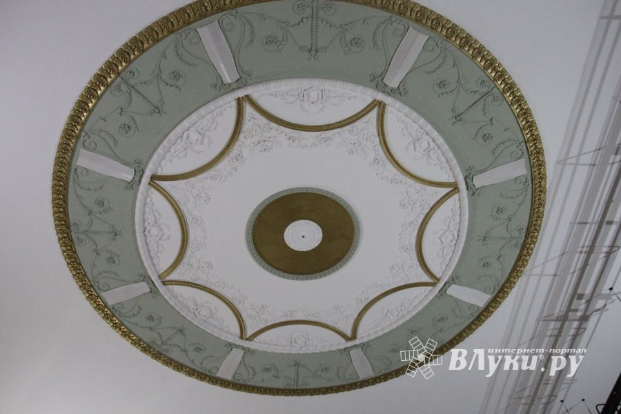 Андрей Турчак в Драмтеатре  Великих Лук: Не превращать малый зал в банкетный! (ФОТО)