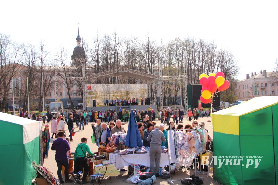 СТЦ «СтройСам» порадовал великолучан на универсальной ярмарке «Весна-2018» (ФОТО)