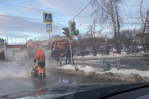 Вниманию великолучан-автомобилистов – проводится ямочный ремонт (ФОТО)