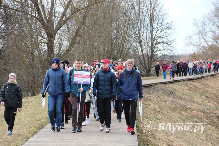 Великолучане присоединились к Всероссийской акции по ходьбе (ФОТО)