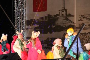 Дождик не помешал открытию городской ёлки (ФОТО)