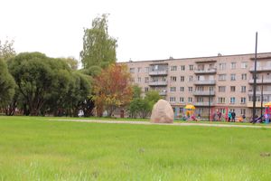 Благоустроенный сквер по улице Жукова начал радовать детей (фото)