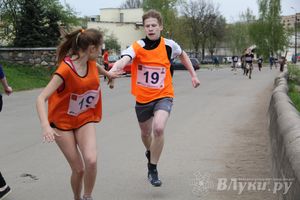 В Великих Луках прошла весенняя городская эстафета (фото)