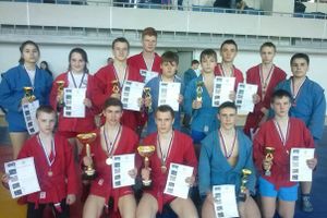 Великолукские спортсмены завоевали 19 призовых мест на турнире по самбо в Пскове (фото)