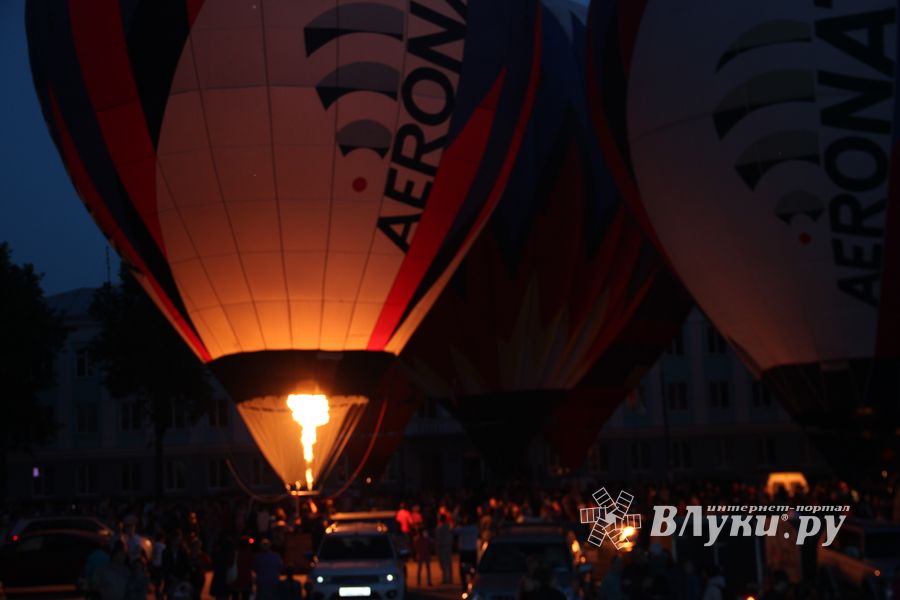 22-я Международная встреча воздухоплавателей завершилась традиционным ночным свечением аэростатов (ФОТО)