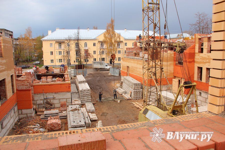 Никакой учебы во вторую смену и строительство еще одно школы в Великих Луках — губернатор Ведерников обсудил планы на будущее (ФОТО)