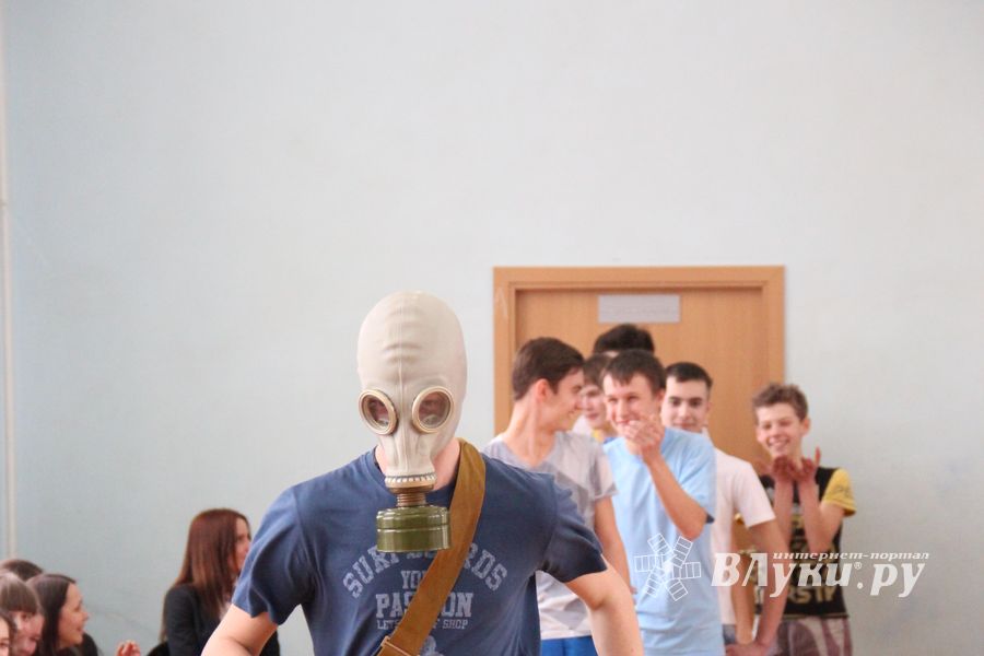 Конкурс «А ну-ка, парни!» прошёл в великолукской гимназии (фото)