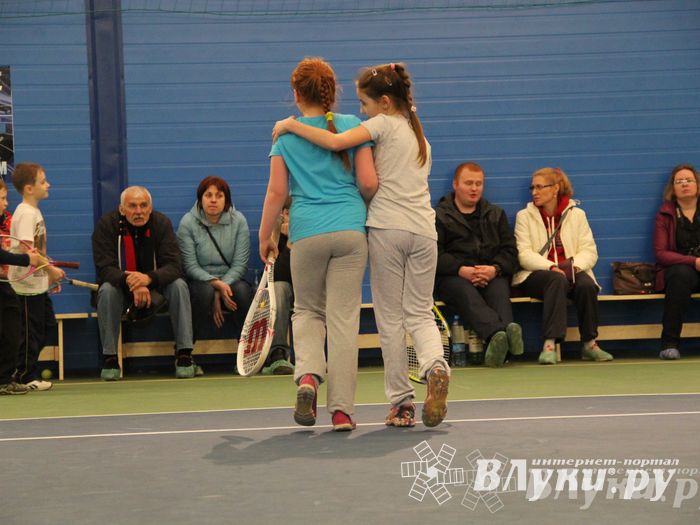 В Великих Луках прошло Первенство по большому теннису (фото)
