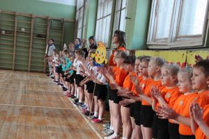 В Великих Луках стартовали спортивные соревнования среди дошколят «Юные олимпионики»