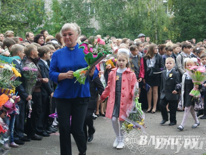 Школы города отметили 1 сентября (фото)